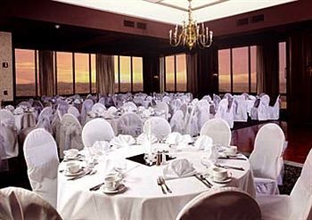 Rodeway Inn Акрън Екстериор снимка