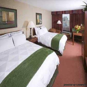 Rodeway Inn Акрън Екстериор снимка