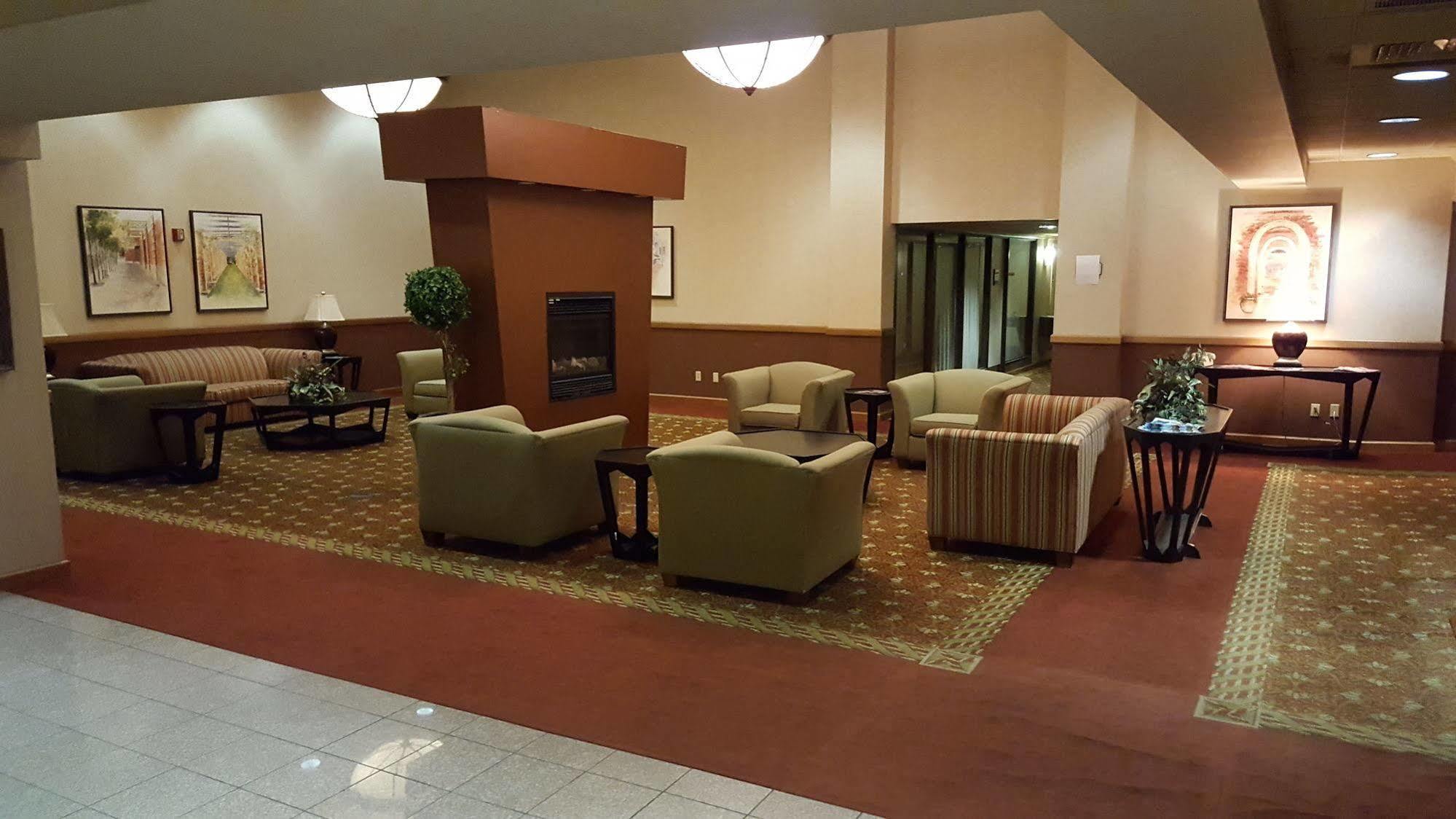 Rodeway Inn Акрън Екстериор снимка